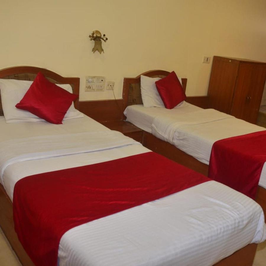 Hotel Poonam Rāipur Εξωτερικό φωτογραφία