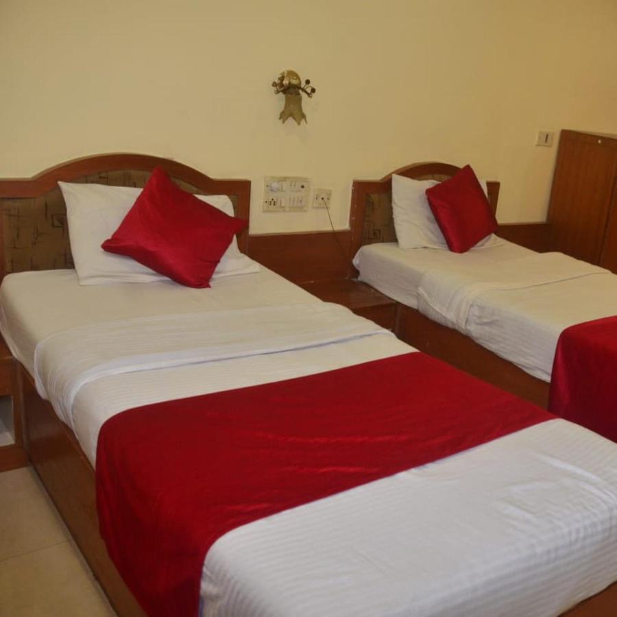 Hotel Poonam Rāipur Εξωτερικό φωτογραφία